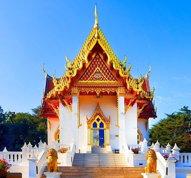 Buddhapadipa Temple exterior